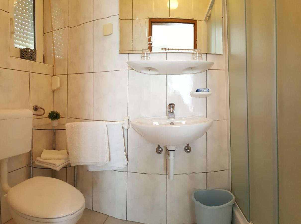 Apartmani Devcic Palit エクステリア 写真